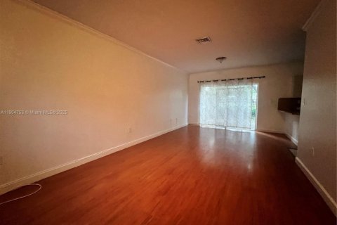 Townhouse in Cutler Bay, Florida 3 bedrooms, 120.31 sq.m. № 2052978 - photo 27