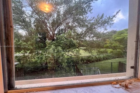 Townhouse in Cutler Bay, Florida 3 bedrooms, 120.31 sq.m. № 2052978 - photo 15