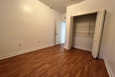 Townhouse in Cutler Bay, Florida 3 bedrooms, 120.31 sq.m. № 2052978 - photo 9