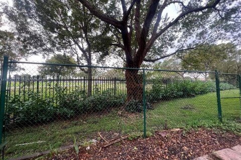 Townhouse in Cutler Bay, Florida 3 bedrooms, 120.31 sq.m. № 2052978 - photo 17