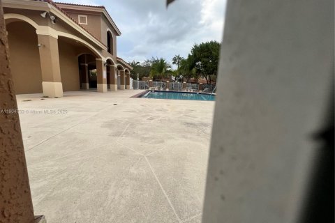 Townhouse in Cutler Bay, Florida 3 bedrooms, 120.31 sq.m. № 2052978 - photo 30