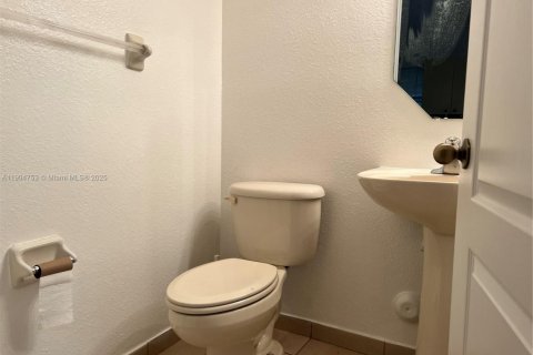 Townhouse in Cutler Bay, Florida 3 bedrooms, 120.31 sq.m. № 2052978 - photo 22