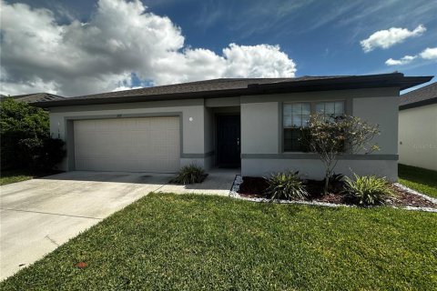 House in Davenport, Florida 4 bedrooms, 173.26 sq.m. № 2314683