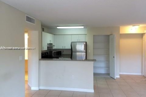 Купить кондоминиум в Плантация, Флорида 1 спальня, 63.82м2, № 2006768 - фото 2