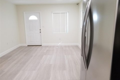 House in Davie, Florida 2 bedrooms, 67.08 sq.m. № 2377385 - photo 22