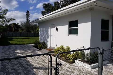 House in Davie, Florida 2 bedrooms, 67.08 sq.m. № 2377385 - photo 9