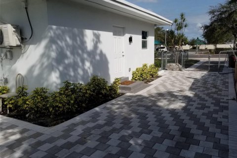 House in Davie, Florida 2 bedrooms, 67.08 sq.m. № 2377385 - photo 6