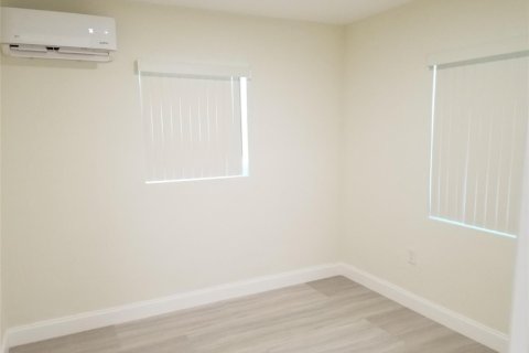House in Davie, Florida 2 bedrooms, 67.08 sq.m. № 2377385 - photo 18