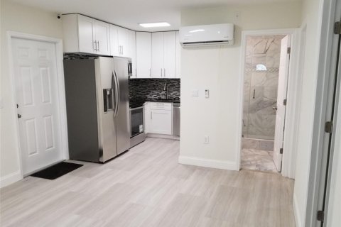 House in Davie, Florida 2 bedrooms, 67.08 sq.m. № 2377385 - photo 15