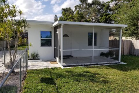 House in Davie, Florida 2 bedrooms, 67.08 sq.m. № 2377385 - photo 11