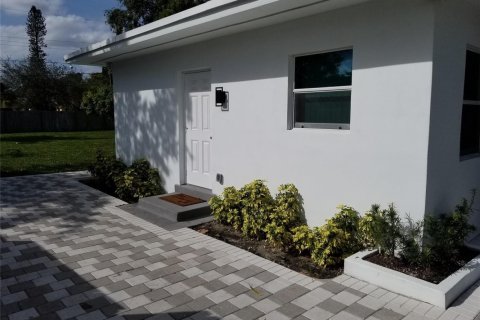 House in Davie, Florida 2 bedrooms, 67.08 sq.m. № 2377385