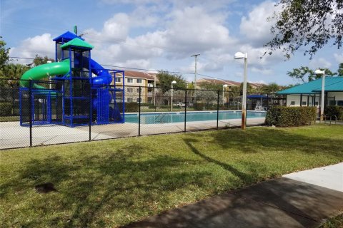 House in Davie, Florida 2 bedrooms, 67.08 sq.m. № 2377385 - photo 27