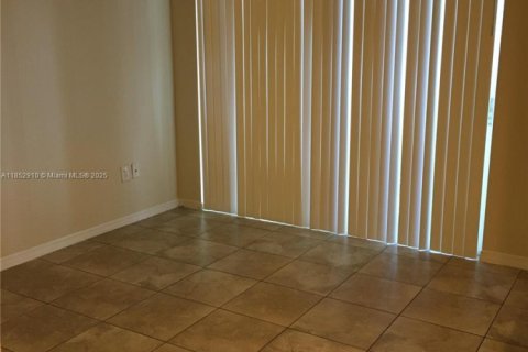 Adosado en alquiler en Margate, Florida, 3 dormitorios, 142.7 m2 № 1875689 - foto 6