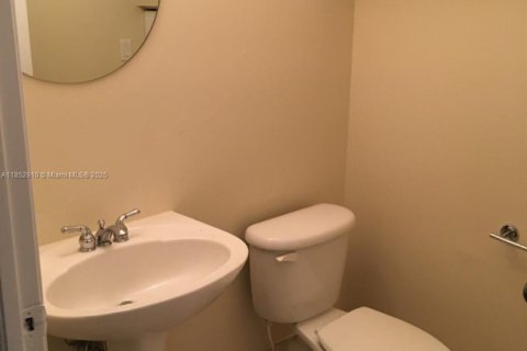 Adosado en alquiler en Margate, Florida, 3 dormitorios, 142.7 m2 № 1875689 - foto 9