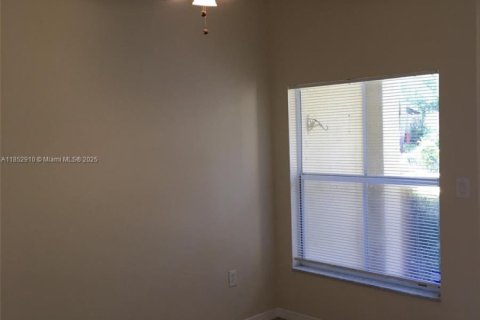 Adosado en alquiler en Margate, Florida, 3 dormitorios, 142.7 m2 № 1875689 - foto 5