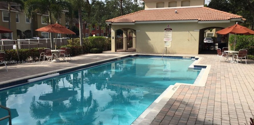 Adosado en Margate, Florida 3 dormitorios, 142.7 m2 № 1875689