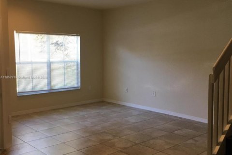 Adosado en alquiler en Margate, Florida, 3 dormitorios, 142.7 m2 № 1875689 - foto 4