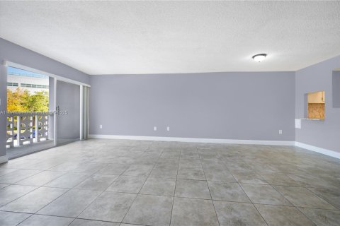 Copropriété à louer à Miami Beach, Floride: 1 chambre, 75.25 m2 № 1927654 - photo 5