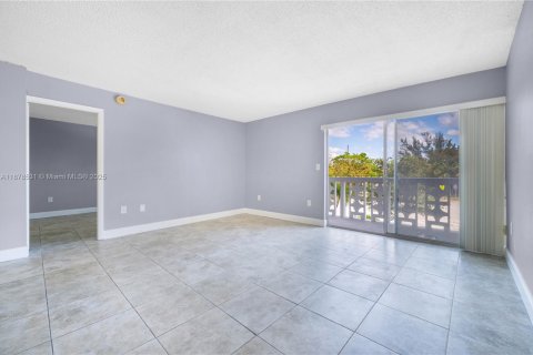 Copropriété à louer à Miami Beach, Floride: 1 chambre, 75.25 m2 № 1927654 - photo 1
