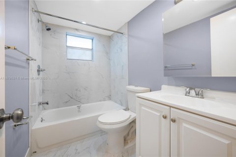 Copropriété à louer à Miami Beach, Floride: 1 chambre, 75.25 m2 № 1927654 - photo 10