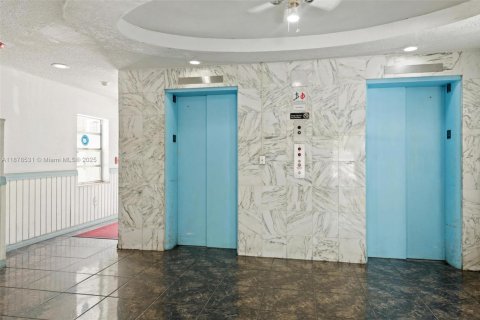 Copropriété à louer à Miami Beach, Floride: 1 chambre, 75.25 m2 № 1927654 - photo 18