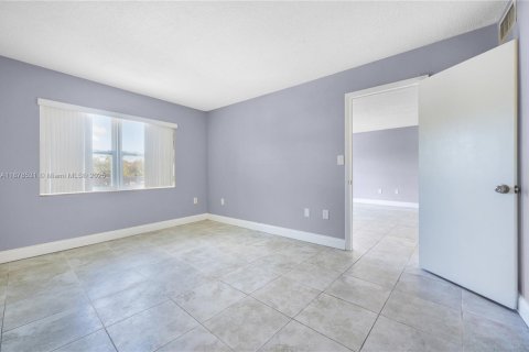 Copropriété à louer à Miami Beach, Floride: 1 chambre, 75.25 m2 № 1927654 - photo 12