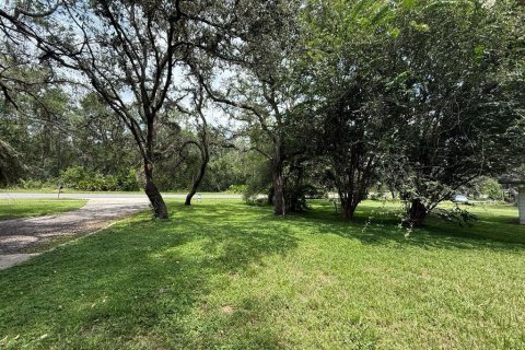 House in Dade City, Florida 3 bedrooms, 107.02 sq.m. № 1918574 - photo 19