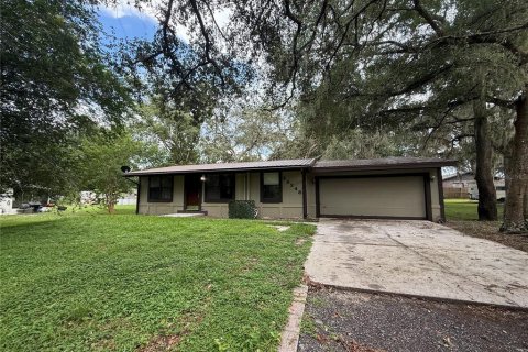 House in Dade City, Florida 3 bedrooms, 107.02 sq.m. № 1918574 - photo 2