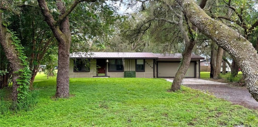 House in Dade City, Florida 3 bedrooms, 107.02 sq.m. № 1918574
