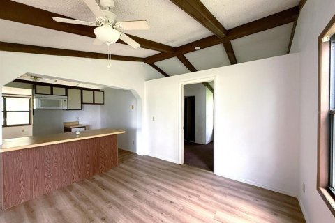 House in Dade City, Florida 3 bedrooms, 107.02 sq.m. № 1918574 - photo 14