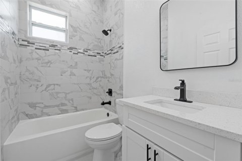 Villa ou maison à vendre à Saint Petersburg, Floride: 4 chambres, 239.04 m2 № 1866320 - photo 9