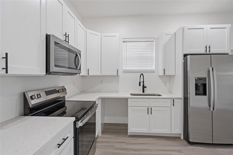 Villa ou maison à vendre à Saint Petersburg, Floride: 4 chambres, 239.04 m2 № 1866320 - photo 6