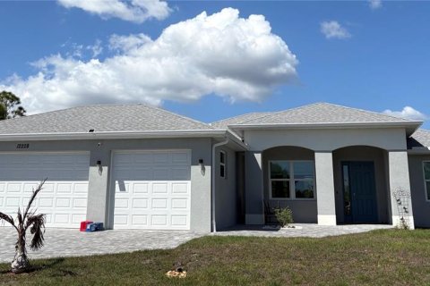 Villa ou maison à vendre à Port Charlotte, Floride: 3 chambres, 160.07 m2 № 2330893 - photo 4