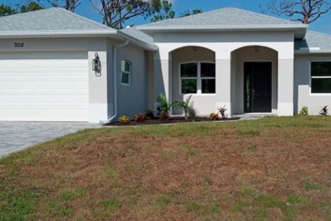 Casa en Port Charlotte, Florida 3 dormitorios, 160.07 m2 № 2330893