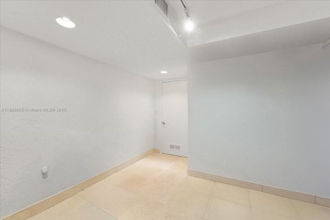 Casa en venta en Palmetto Bay, Florida, 3 dormitorios, 288.37 m2 № 1938504 - foto 11