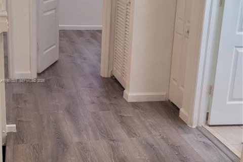 Снять в аренду таунхаус в Хомстед, Флорида 4 спальни, 171.87м2, № 2005992 - фото 23