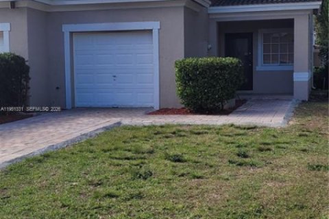 Снять в аренду таунхаус в Хомстед, Флорида 4 спальни, 171.87м2, № 2005992 - фото 10