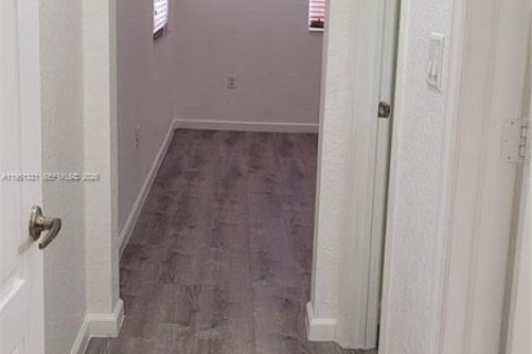 Снять в аренду таунхаус в Хомстед, Флорида 4 спальни, 171.87м2, № 2005992 - фото 25