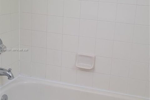 Снять в аренду таунхаус в Хомстед, Флорида 4 спальни, 171.87м2, № 2005992 - фото 21