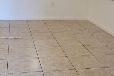 Снять в аренду таунхаус в Хомстед, Флорида 4 спальни, 171.87м2, № 2005992 - фото 15