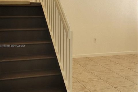 Снять в аренду таунхаус в Хомстед, Флорида 4 спальни, 171.87м2, № 2005992 - фото 12