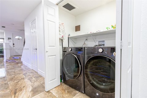 Купить таунхаус в Майами, Флорида 3 спальни, 141.49м2, № 2020631 - фото 12