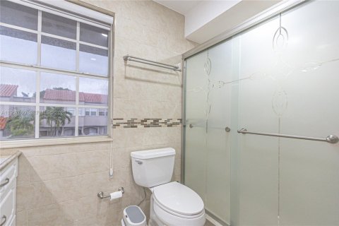 Купить таунхаус в Майами, Флорида 3 спальни, 141.49м2, № 2020631 - фото 26