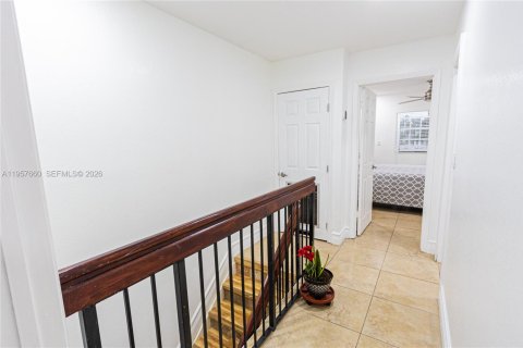 Купить таунхаус в Майами, Флорида 3 спальни, 141.49м2, № 2020631 - фото 16