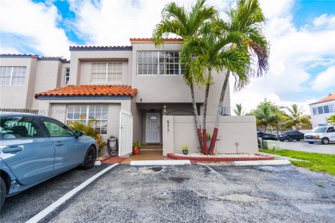 Купить таунхаус в Майами, Флорида 3 спальни, 141.49м2, № 2020631 - фото 3