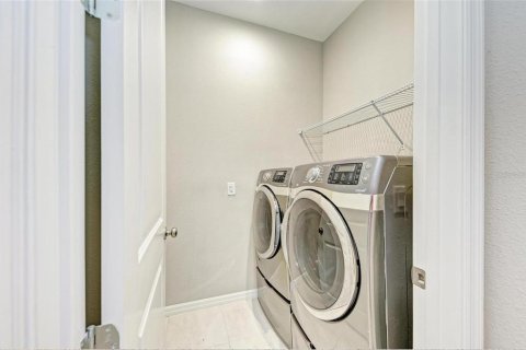 Villa ou maison à louer à Bradenton, Floride: 5 chambres, 230.4 m2 № 2106990 - photo 28