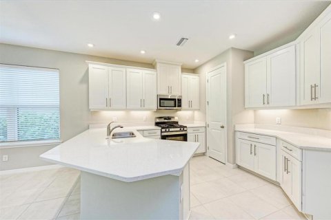 Villa ou maison à louer à Bradenton, Floride: 5 chambres, 230.4 m2 № 2106990 - photo 6