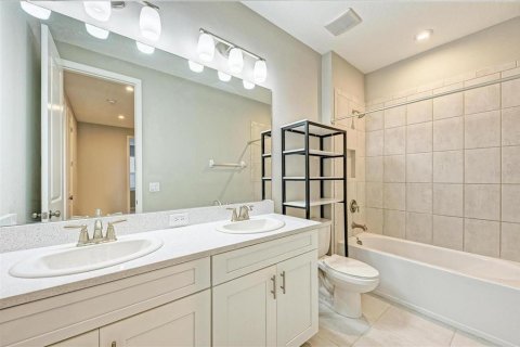 Villa ou maison à louer à Bradenton, Floride: 5 chambres, 230.4 m2 № 2106990 - photo 22