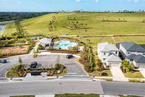 Villa ou maison à louer à Bradenton, Floride: 5 chambres, 230.4 m2 № 2106990 - photo 2