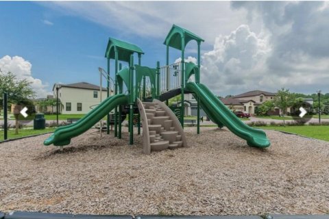 House in Tampa, Florida 5 bedrooms, 335.38 sq.m. № 1760064 - photo 30